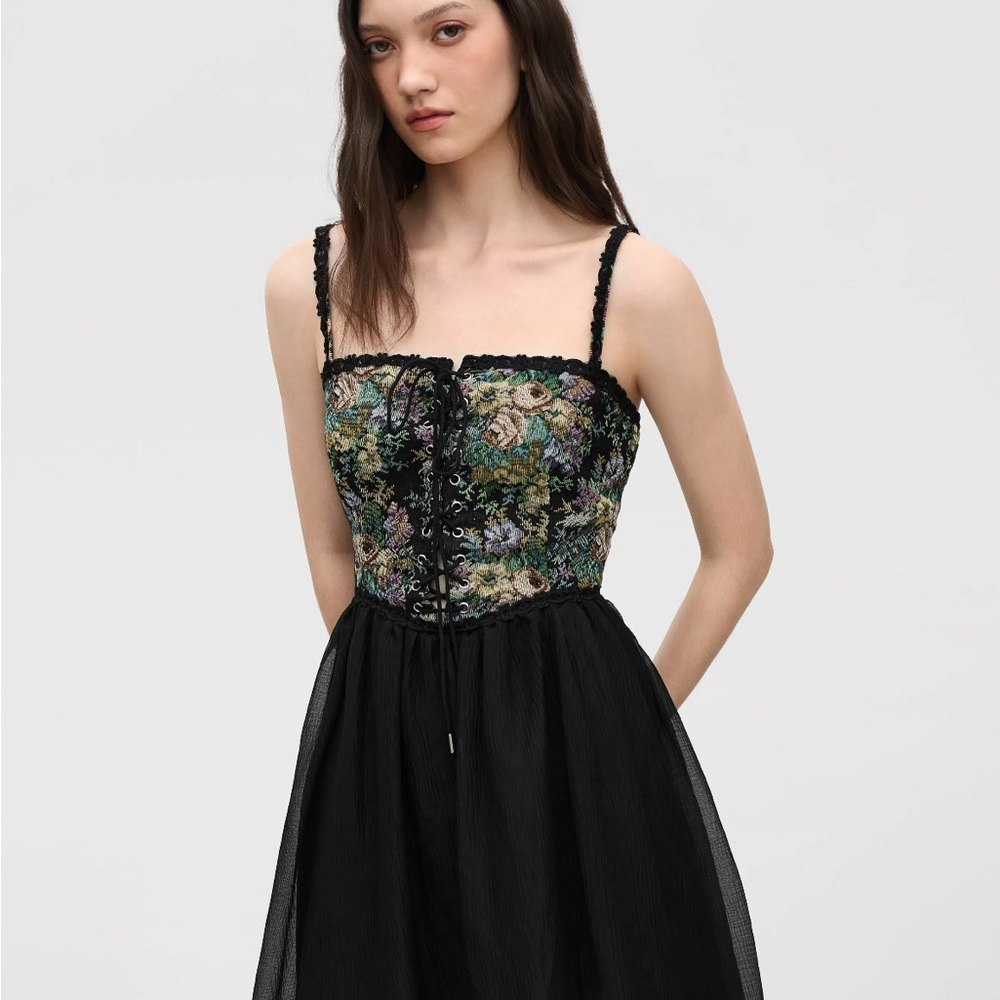 Cider Strapless Black Dress with Floral Embroidery